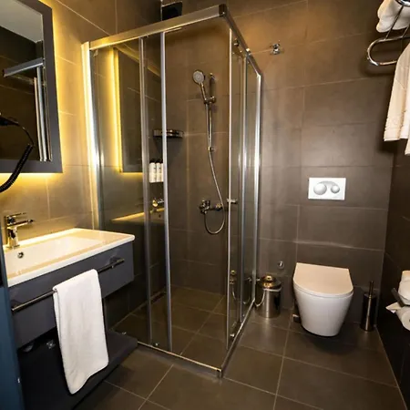 Educity And Atasehir Hotell