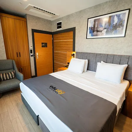 Hotel Educity & 4*