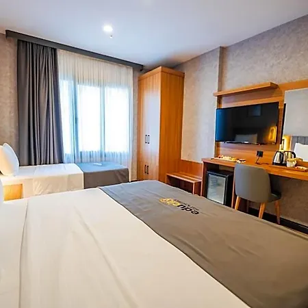 Szálloda Educity & 4*