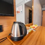 Hotel Educity & 4*