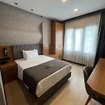 Educity & 4*